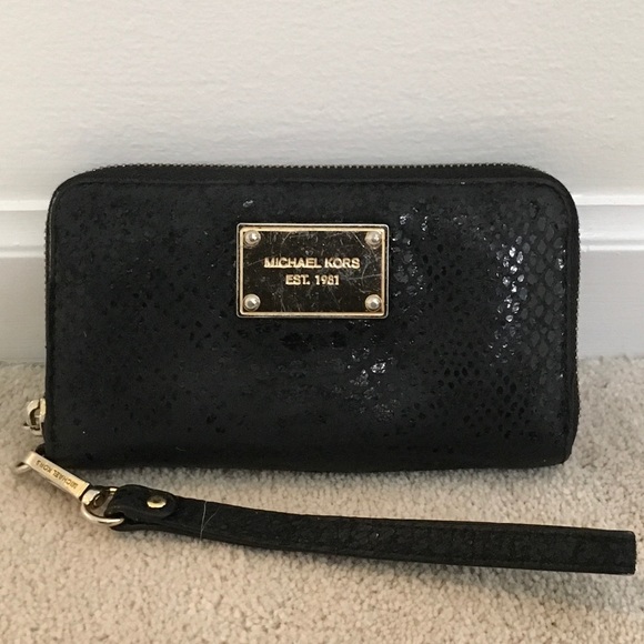 Michael Kors Handbags - Michael Kors Wallet